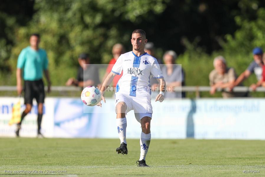 sport, action, TSV Karlburg, TSV, Sportgelände, SVD, SV Darmstadt 98 (U21), Landesfreundschaftsspiele, Karlburg, Hessenliga, HFV, Fussball, D98, Bayernliga Nord, BFV, 10.07.2024 - Bild-ID: 2419044 sport, action, TSV Karlburg, TSV, Sportgelände, SVD, SV Darmstadt 98 (U21), Landesfreundschaftsspiele, Karlburg, Hessenliga, HFV, Fussball, D98, Bayernliga Nord, BFV, 10.07.2024 - Bild-ID: 2419044