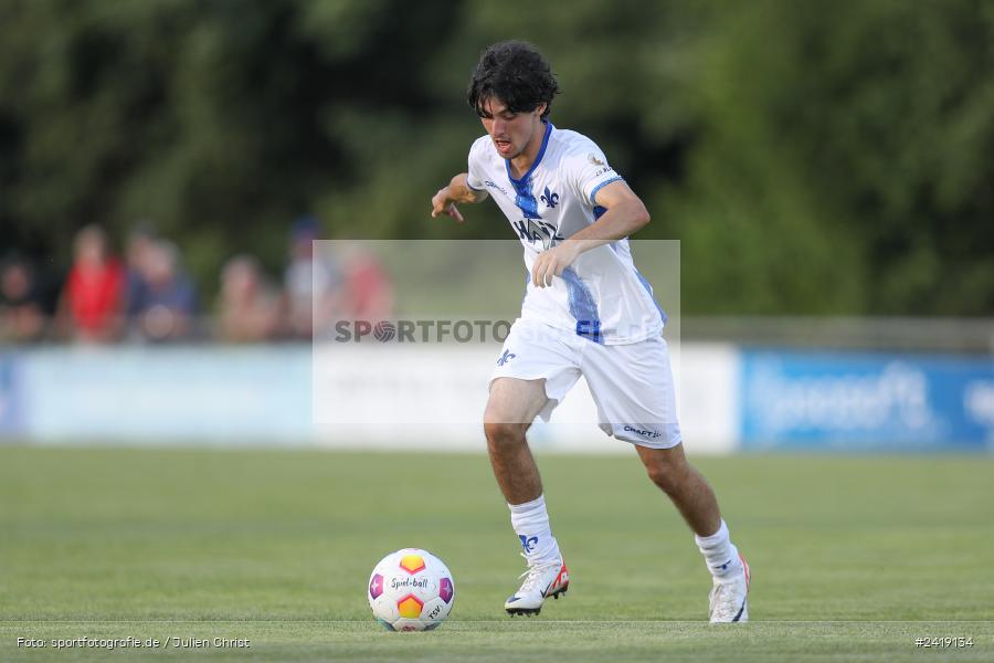 sport, action, TSV Karlburg, TSV, Sportgelände, SVD, SV Darmstadt 98 (U21), Landesfreundschaftsspiele, Karlburg, Hessenliga, HFV, Fussball, D98, Bayernliga Nord, BFV, 10.07.2024 - Bild-ID: 2419134