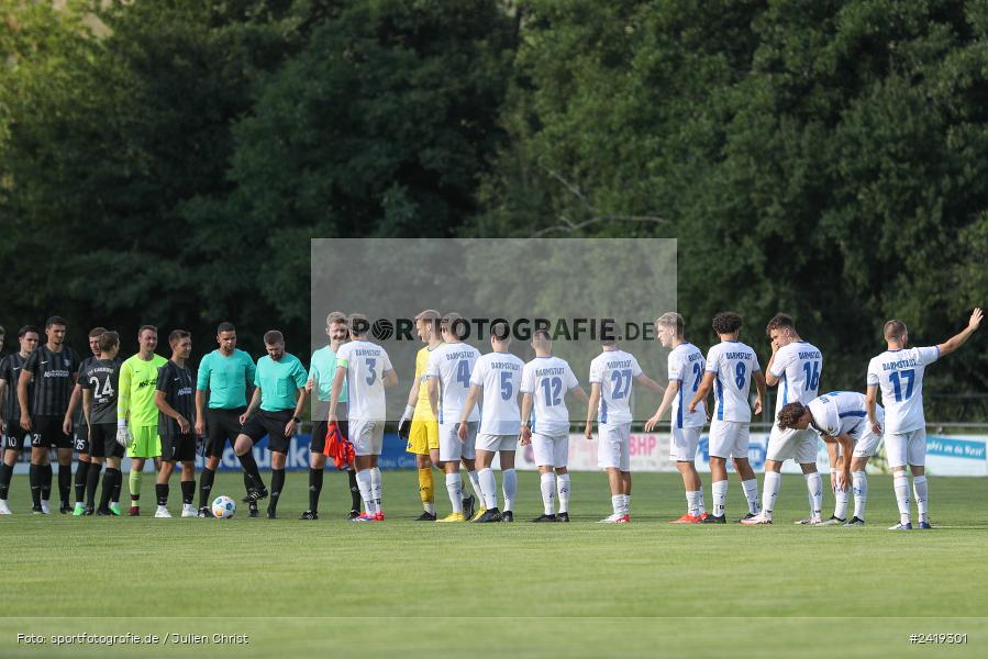 sport, action, TSV Karlburg, TSV, Sportgelände, SVD, SV Darmstadt 98 (U21), Landesfreundschaftsspiele, Karlburg, Hessenliga, HFV, Fussball, D98, Bayernliga Nord, BFV, 11.07.2024 - Bild-ID: 2419301 sport, action, TSV Karlburg, TSV, Sportgelände, SVD, SV Darmstadt 98 (U21), Landesfreundschaftsspiele, Karlburg, Hessenliga, HFV, Fussball, D98, Bayernliga Nord, BFV, 11.07.2024 - Bild-ID: 2419301