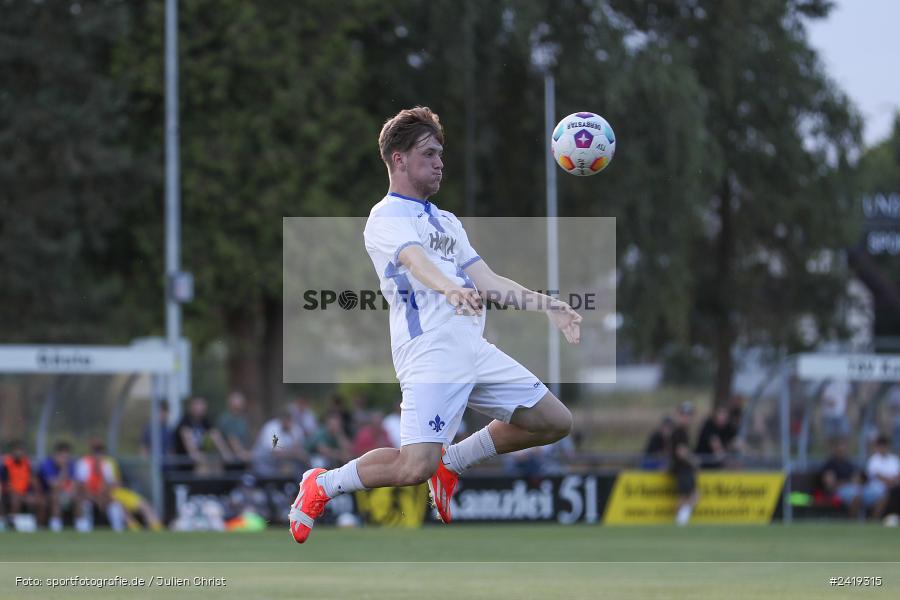 sport, action, TSV Karlburg, TSV, Sportgelände, SVD, SV Darmstadt 98 (U21), Landesfreundschaftsspiele, Karlburg, Hessenliga, HFV, Fussball, D98, Bayernliga Nord, BFV, 11.07.2024 - Bild-ID: 2419315