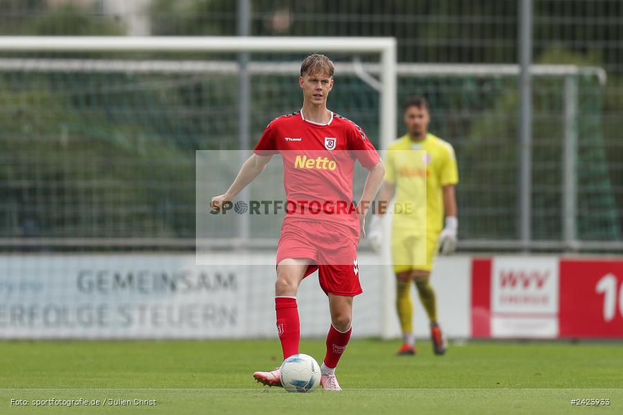 Sepp-Endres-Sportanlage, Würzburg, 03.08.2024, sport, action, Fussball, BFV, 4. Spieltag, Bayernliga Nord, SSV, WFV, SSV Jahn Regensburg II (U21), Würzburger FV 04 - Bild-ID: 2423933
