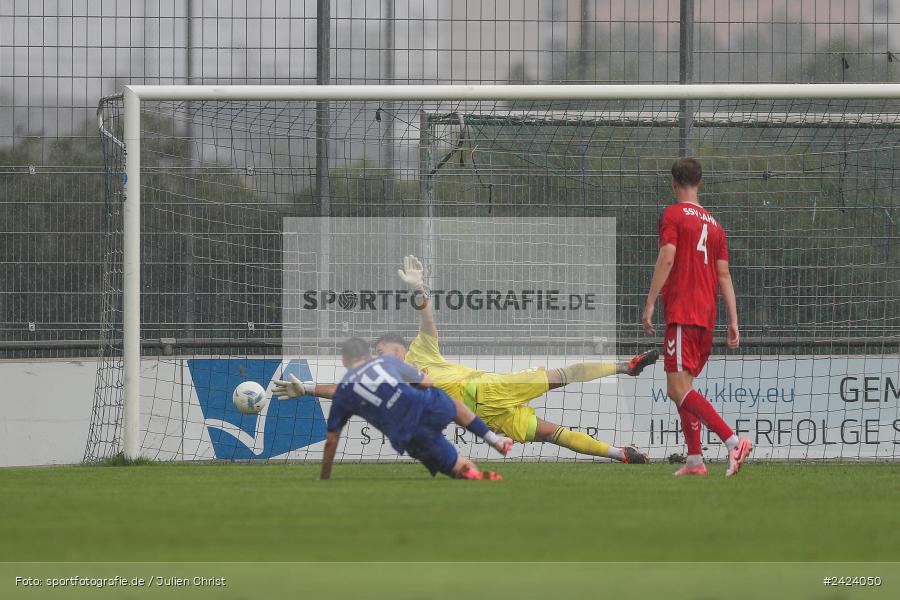 Sepp-Endres-Sportanlage, Würzburg, 03.08.2024, sport, action, Fussball, BFV, 4. Spieltag, Bayernliga Nord, SSV, WFV, SSV Jahn Regensburg II (U21), Würzburger FV 04 - Bild-ID: 2424050