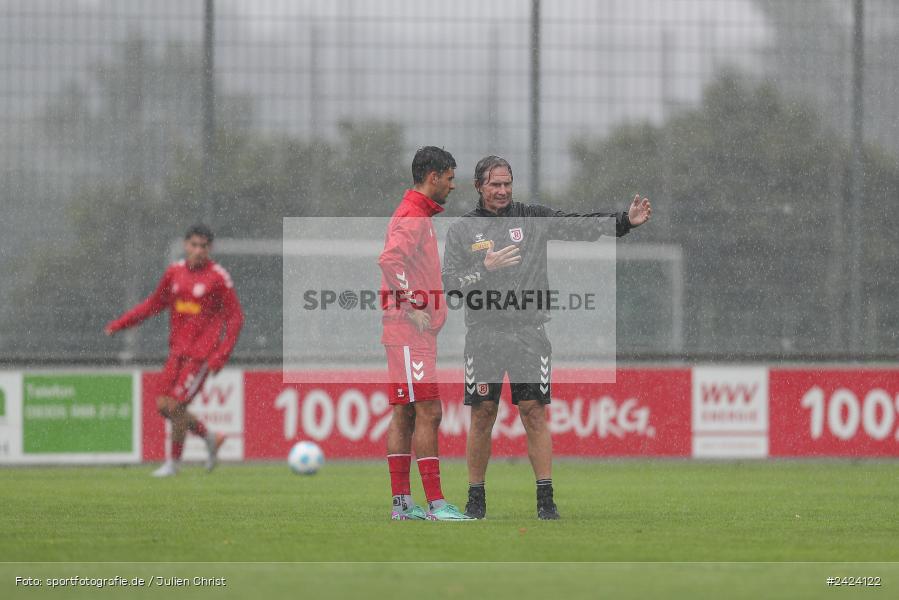 Sepp-Endres-Sportanlage, Würzburg, 03.08.2024, sport, action, Fussball, BFV, 4. Spieltag, Bayernliga Nord, SSV, WFV, SSV Jahn Regensburg II (U21), Würzburger FV 04 - Bild-ID: 2424122