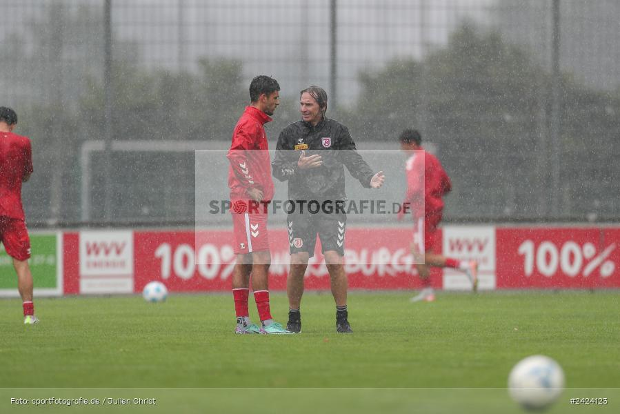 Sepp-Endres-Sportanlage, Würzburg, 03.08.2024, sport, action, Fussball, BFV, 4. Spieltag, Bayernliga Nord, SSV, WFV, SSV Jahn Regensburg II (U21), Würzburger FV 04 - Bild-ID: 2424123