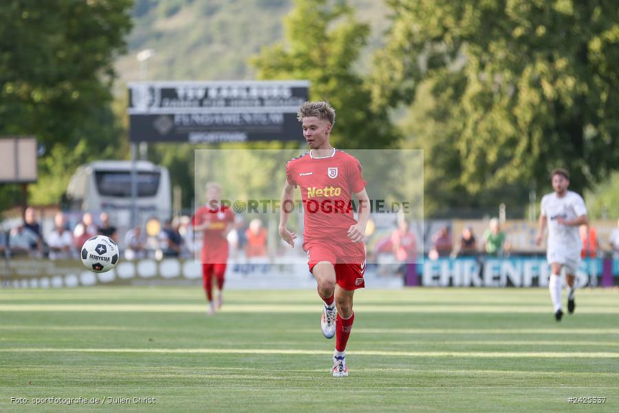 Fundamentum Sportpark, Karlburg, 09.08.2024, sport, action, BFV, Fussball, 5. Spieltag, Bayernliga Nord, SSV, TSV, SSV Jahn Regensburg II (U21), TSV Karlburg - Bild-ID: 2425337