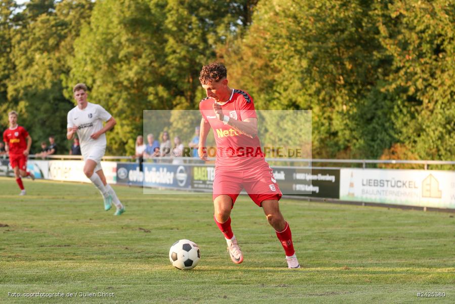 Fundamentum Sportpark, Karlburg, 09.08.2024, sport, action, BFV, Fussball, 5. Spieltag, Bayernliga Nord, SSV, TSV, SSV Jahn Regensburg II (U21), TSV Karlburg - Bild-ID: 2425380