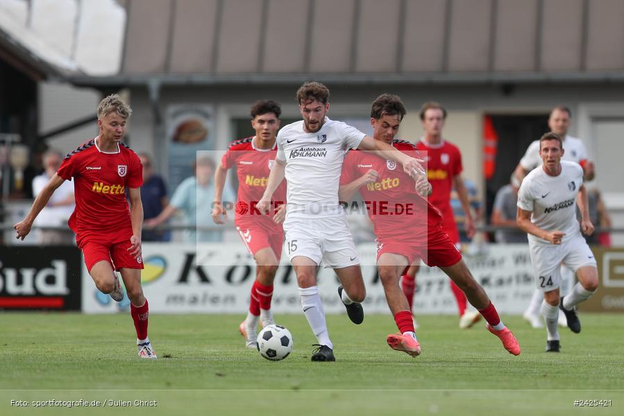 Fundamentum Sportpark, Karlburg, 09.08.2024, sport, action, BFV, Fussball, 5. Spieltag, Bayernliga Nord, SSV, TSV, SSV Jahn Regensburg II (U21), TSV Karlburg - Bild-ID: 2425421