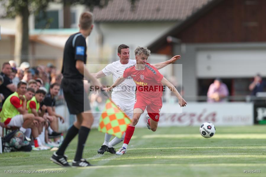Fundamentum Sportpark, Karlburg, 09.08.2024, sport, action, BFV, Fussball, 5. Spieltag, Bayernliga Nord, SSV, TSV, SSV Jahn Regensburg II (U21), TSV Karlburg - Bild-ID: 2425433