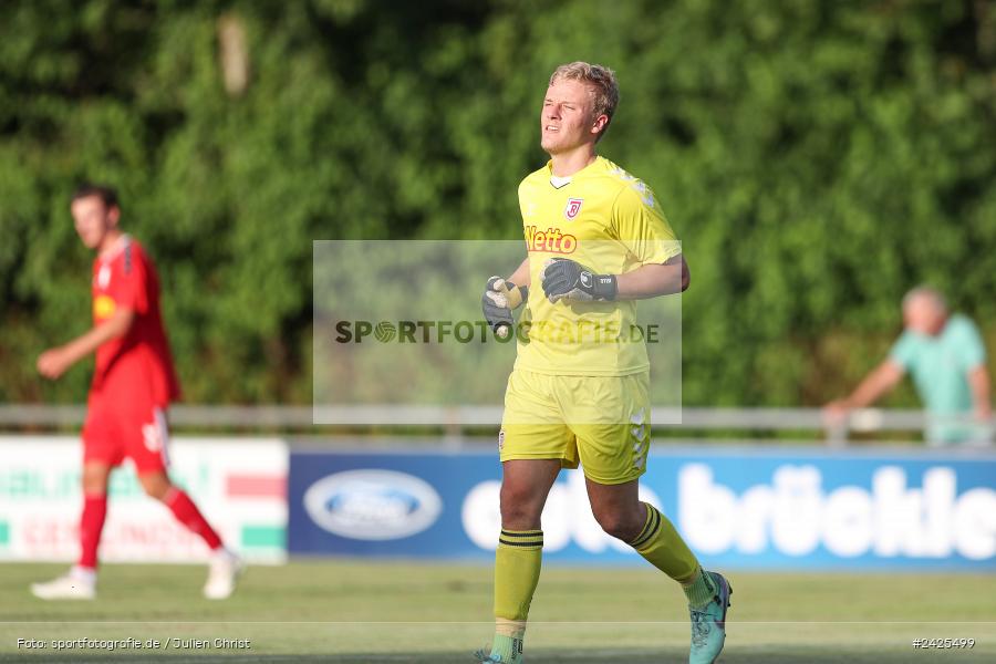 Fundamentum Sportpark, Karlburg, 09.08.2024, sport, action, BFV, Fussball, 5. Spieltag, Bayernliga Nord, SSV, TSV, SSV Jahn Regensburg II (U21), TSV Karlburg - Bild-ID: 2425499