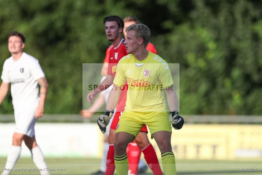 Fundamentum Sportpark, Karlburg, 09.08.2024, sport, action, BFV, Fussball, 5. Spieltag, Bayernliga Nord, SSV, TSV, SSV Jahn Regensburg II (U21), TSV Karlburg - Bild-ID: 2425524