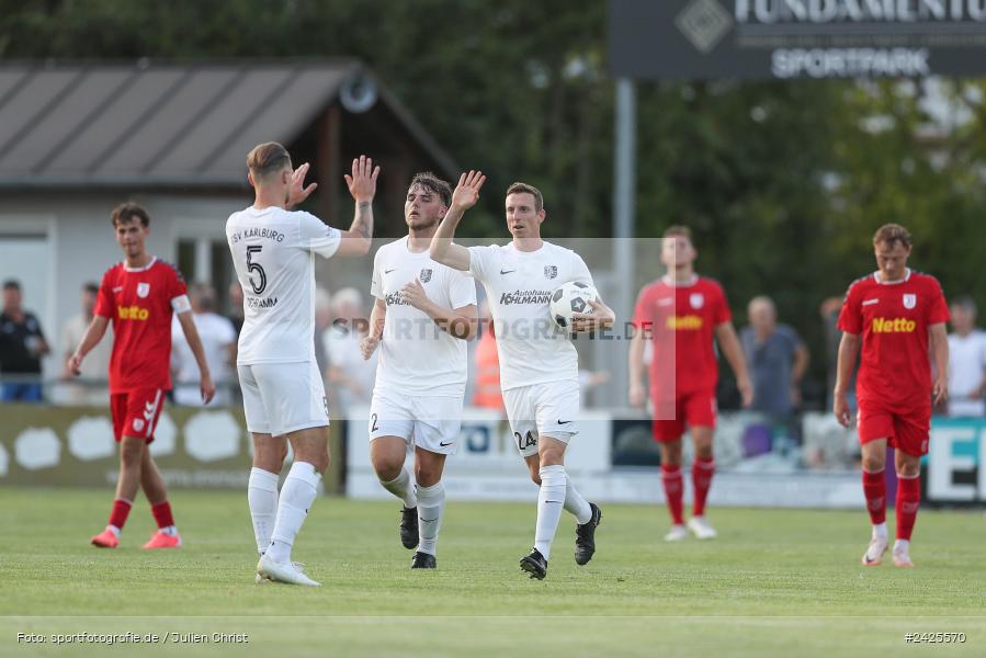 Fundamentum Sportpark, Karlburg, 09.08.2024, sport, action, BFV, Fussball, 5. Spieltag, Bayernliga Nord, SSV, TSV, SSV Jahn Regensburg II (U21), TSV Karlburg - Bild-ID: 2425570