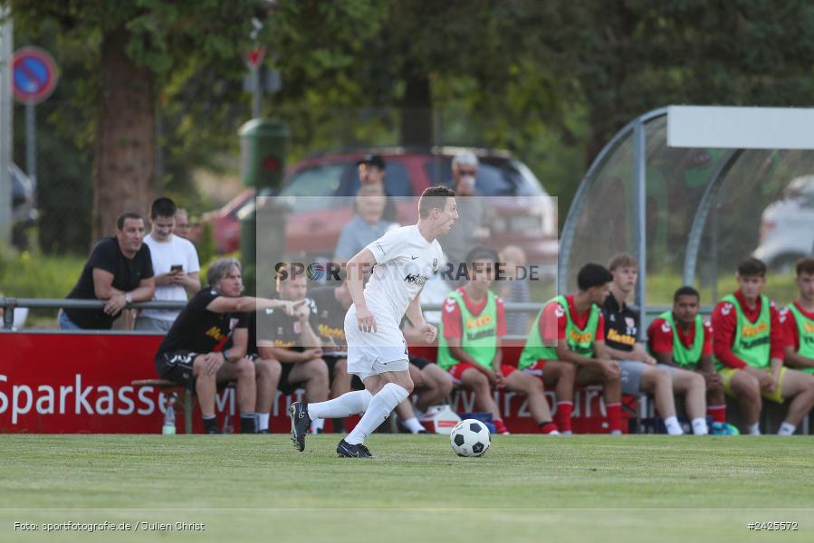 Fundamentum Sportpark, Karlburg, 09.08.2024, sport, action, BFV, Fussball, 5. Spieltag, Bayernliga Nord, SSV, TSV, SSV Jahn Regensburg II (U21), TSV Karlburg - Bild-ID: 2425572