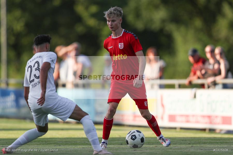 Fundamentum Sportpark, Karlburg, 09.08.2024, sport, action, BFV, Fussball, 5. Spieltag, Bayernliga Nord, SSV, TSV, SSV Jahn Regensburg II (U21), TSV Karlburg - Bild-ID: 2425608
