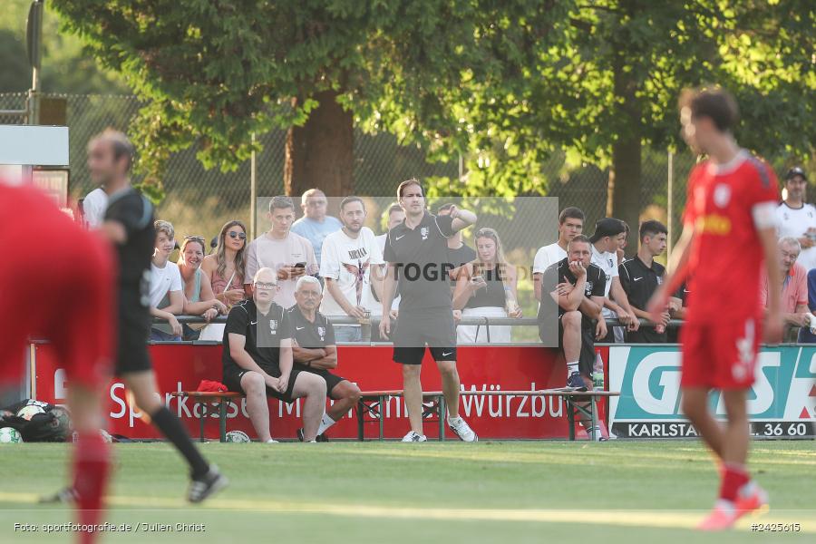 Leon Zwickel, Fundamentum Sportpark, Karlburg, 09.08.2024, sport, action, BFV, Fussball, 5. Spieltag, Bayernliga Nord, SSV, TSV, SSV Jahn Regensburg II (U21), TSV Karlburg - Bild-ID: 2425615