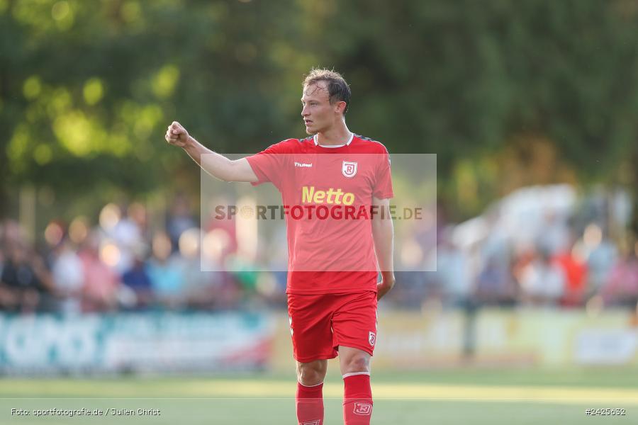 Fundamentum Sportpark, Karlburg, 09.08.2024, sport, action, BFV, Fussball, 5. Spieltag, Bayernliga Nord, SSV, TSV, SSV Jahn Regensburg II (U21), TSV Karlburg - Bild-ID: 2425632