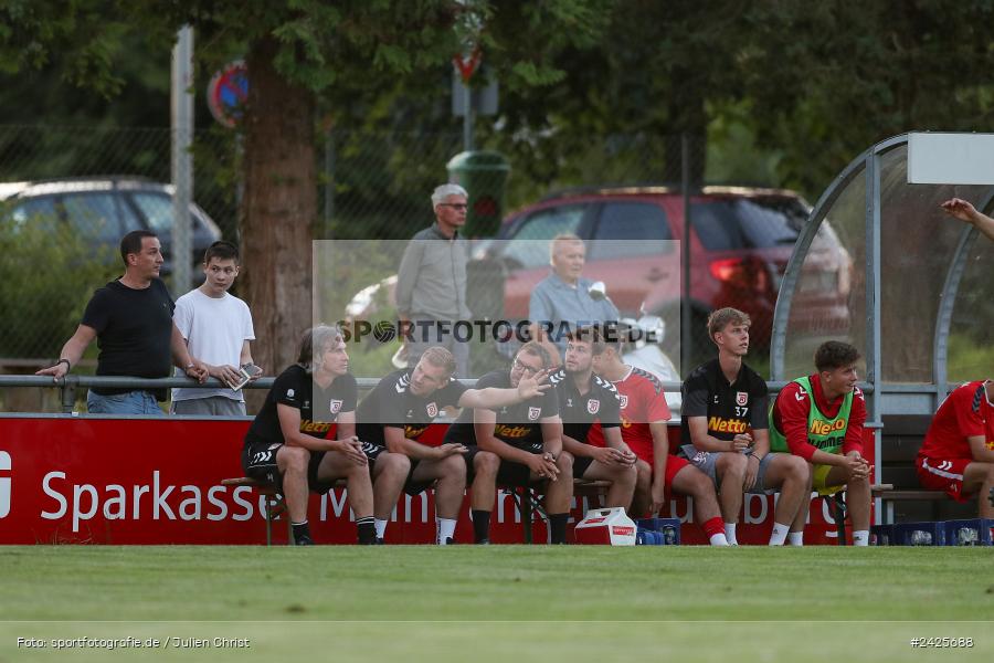 Fundamentum Sportpark, Karlburg, 09.08.2024, sport, action, BFV, Fussball, 5. Spieltag, Bayernliga Nord, SSV, TSV, SSV Jahn Regensburg II (U21), TSV Karlburg - Bild-ID: 2425688