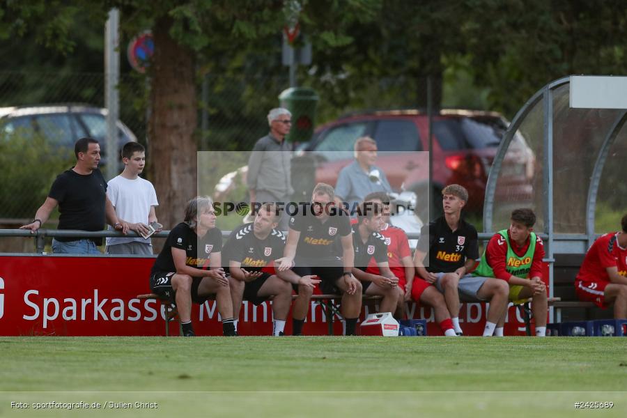 Fundamentum Sportpark, Karlburg, 09.08.2024, sport, action, BFV, Fussball, 5. Spieltag, Bayernliga Nord, SSV, TSV, SSV Jahn Regensburg II (U21), TSV Karlburg - Bild-ID: 2425689