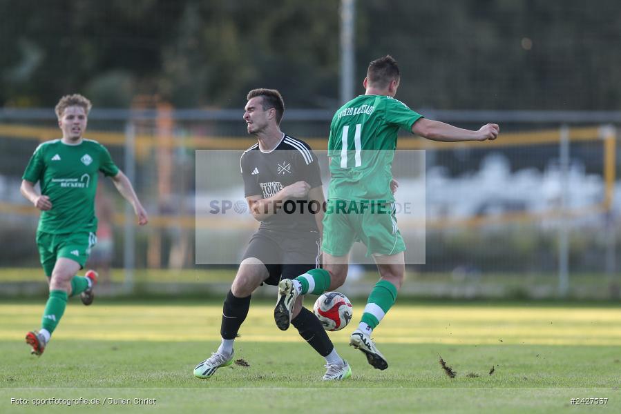 sport, action, Sportgelände, Kreisliga Würzburg Gr. 2, Karlstadt, Fussball, FV Karlstadt, FV 05 Helmstadt, BFV, 4. Spieltag, 15.08.2024 - Bild-ID: 2427537