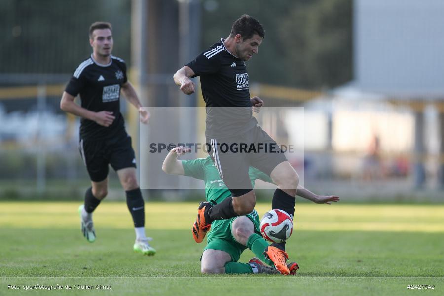 sport, action, Sportgelände, Kreisliga Würzburg Gr. 2, Karlstadt, Fussball, FV Karlstadt, FV 05 Helmstadt, BFV, 4. Spieltag, 15.08.2024 - Bild-ID: 2427542