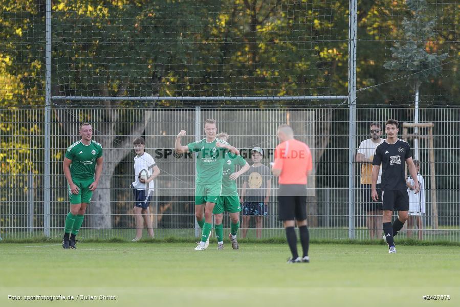 sport, action, Sportgelände, Kreisliga Würzburg Gr. 2, Karlstadt, Fussball, FV Karlstadt, FV 05 Helmstadt, BFV, 4. Spieltag, 15.08.2024 - Bild-ID: 2427575