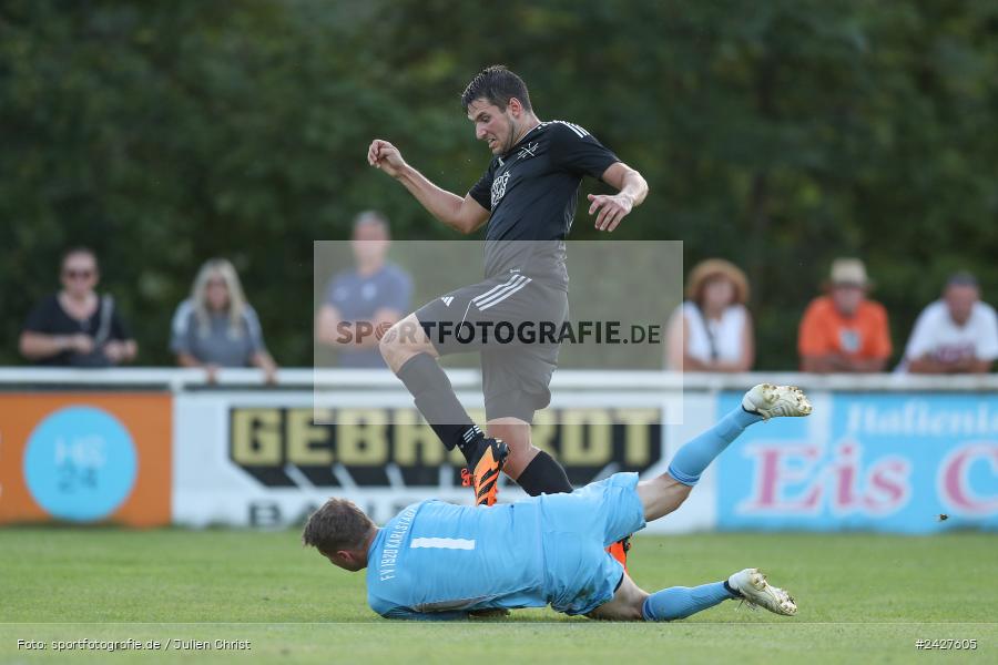 sport, action, Sportgelände, Kreisliga Würzburg Gr. 2, Karlstadt, Fussball, FV Karlstadt, FV 05 Helmstadt, BFV, 4. Spieltag, 15.08.2024 - Bild-ID: 2427605