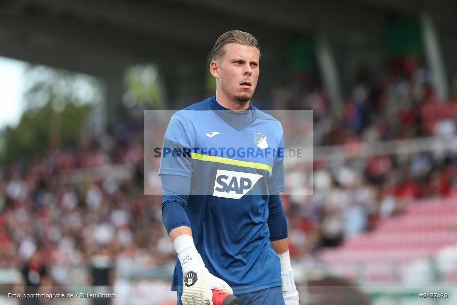 AKON Arena, Würzburg, 16.08.2024, sport, action, DFB, Fussball, 1. Hauptrunde, DFB-Pokal, TSG, FWK, TSG Hoffenheim, FC Würzburger Kickers - Bild-ID: 2427690