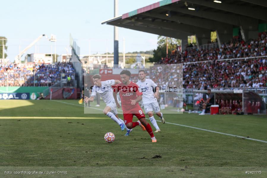 AKON Arena, Würzburg, 16.08.2024, sport, action, DFB, Fussball, 1. Hauptrunde, DFB-Pokal, TSG, FWK, TSG Hoffenheim, FC Würzburger Kickers - Bild-ID: 2427775