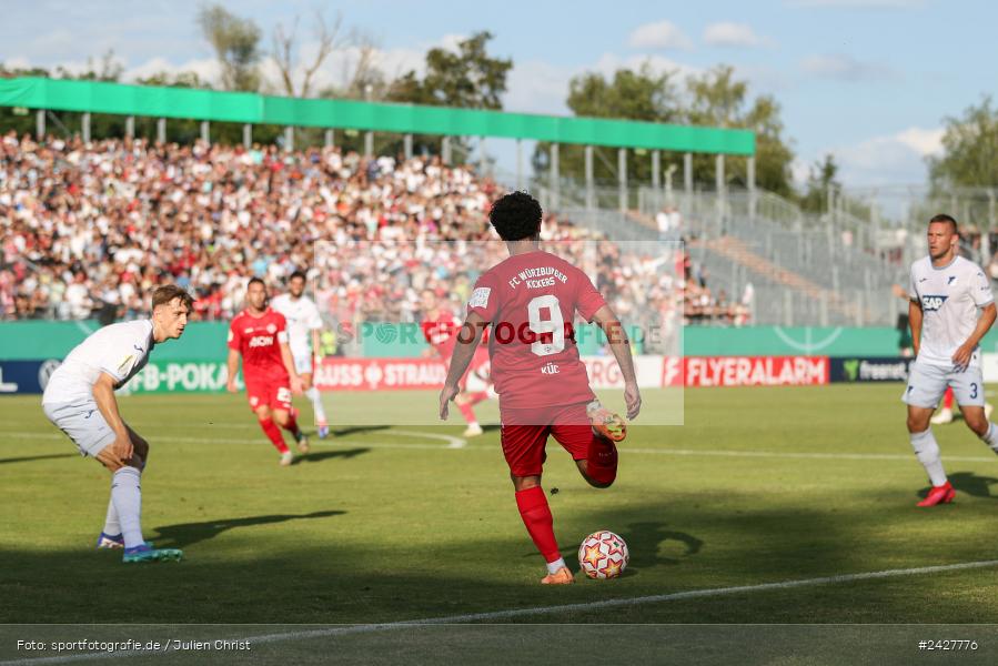 AKON Arena, Würzburg, 16.08.2024, sport, action, DFB, Fussball, 1. Hauptrunde, DFB-Pokal, TSG, FWK, TSG Hoffenheim, FC Würzburger Kickers - Bild-ID: 2427776