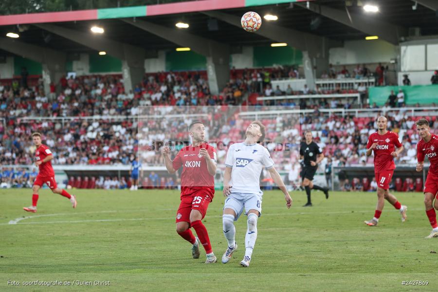 AKON Arena, Würzburg, 16.08.2024, sport, action, DFB, Fussball, 1. Hauptrunde, DFB-Pokal, TSG, FWK, TSG Hoffenheim, FC Würzburger Kickers - Bild-ID: 2427869