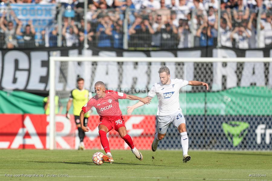 AKON Arena, Würzburg, 16.08.2024, sport, action, DFB, Fussball, 1. Hauptrunde, DFB-Pokal, TSG, FWK, TSG Hoffenheim, FC Würzburger Kickers - Bild-ID: 2428046