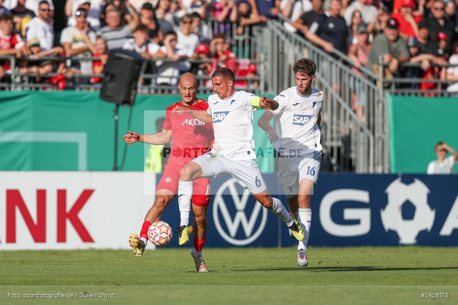 AKON Arena, Würzburg, 16.08.2024, sport, action, DFB, Fussball, 1. Hauptrunde, DFB-Pokal, TSG, FWK, TSG Hoffenheim, FC Würzburger Kickers - Bild-ID: 2428173
