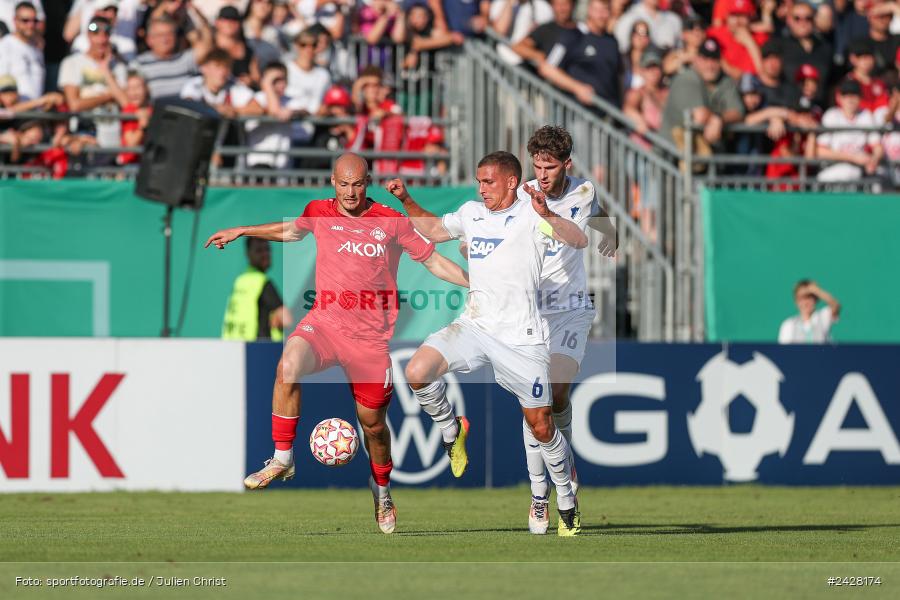 AKON Arena, Würzburg, 16.08.2024, sport, action, DFB, Fussball, 1. Hauptrunde, DFB-Pokal, TSG, FWK, TSG Hoffenheim, FC Würzburger Kickers - Bild-ID: 2428174