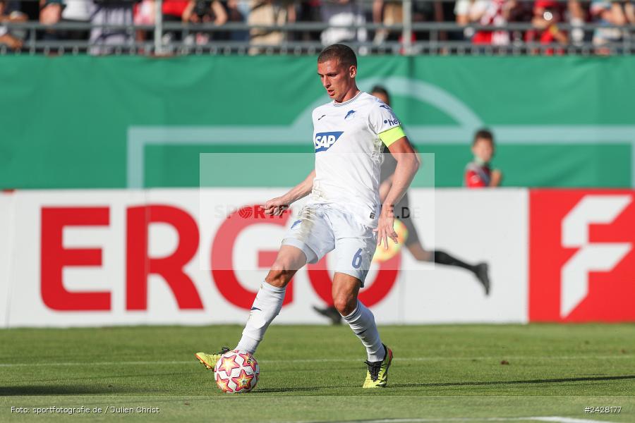 AKON Arena, Würzburg, 16.08.2024, sport, action, DFB, Fussball, 1. Hauptrunde, DFB-Pokal, TSG, FWK, TSG Hoffenheim, FC Würzburger Kickers - Bild-ID: 2428177