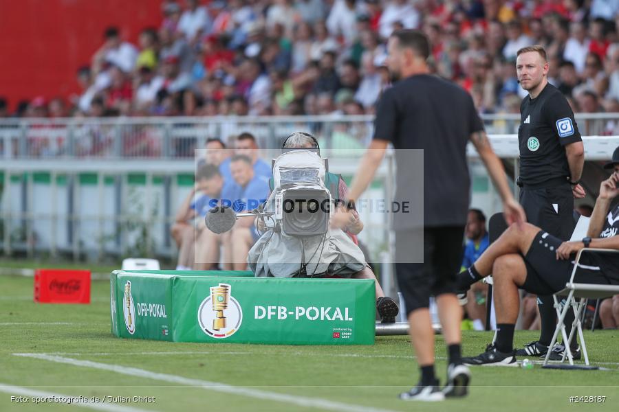 AKON Arena, Würzburg, 16.08.2024, sport, action, DFB, Fussball, 1. Hauptrunde, DFB-Pokal, TSG, FWK, TSG Hoffenheim, FC Würzburger Kickers - Bild-ID: 2428187