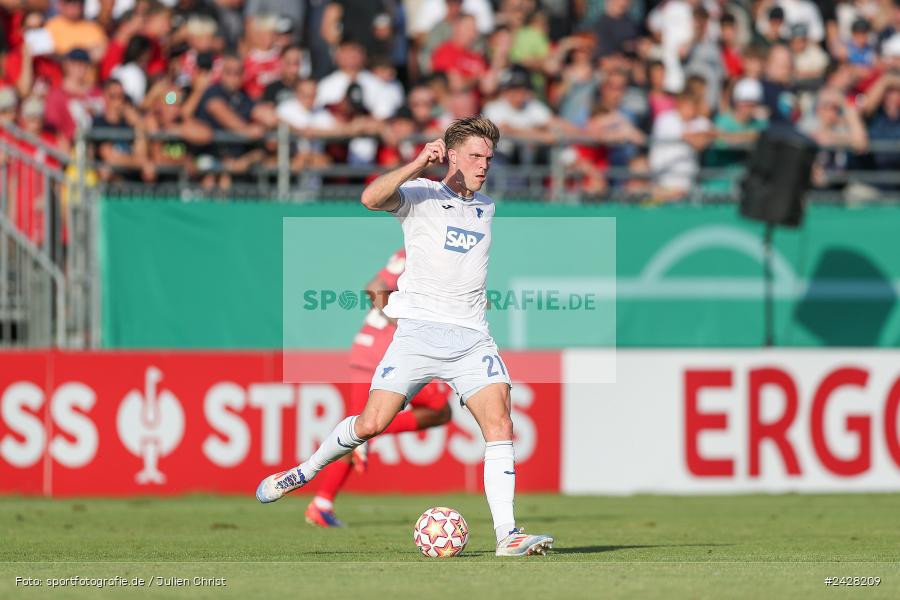 AKON Arena, Würzburg, 16.08.2024, sport, action, DFB, Fussball, 1. Hauptrunde, DFB-Pokal, TSG, FWK, TSG Hoffenheim, FC Würzburger Kickers - Bild-ID: 2428209