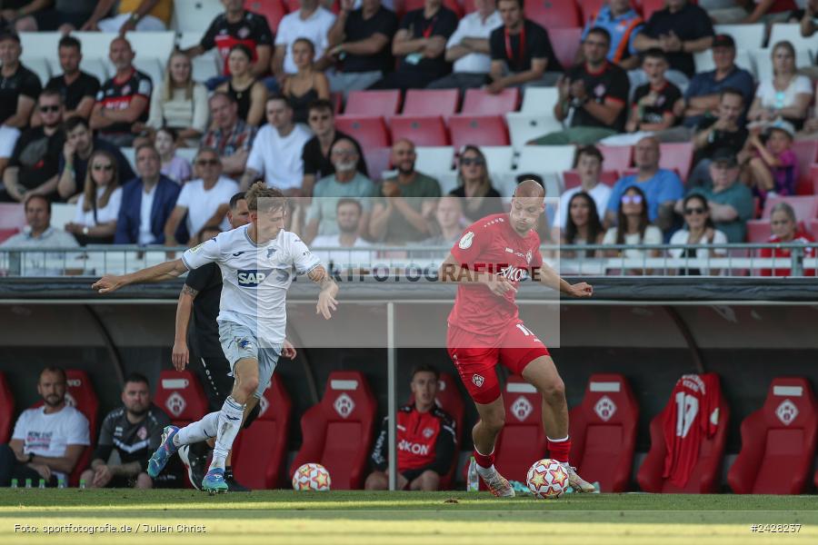 AKON Arena, Würzburg, 16.08.2024, sport, action, DFB, Fussball, 1. Hauptrunde, DFB-Pokal, TSG, FWK, TSG Hoffenheim, FC Würzburger Kickers - Bild-ID: 2428237
