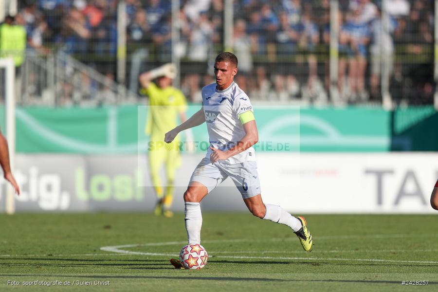 AKON Arena, Würzburg, 16.08.2024, sport, action, DFB, Fussball, 1. Hauptrunde, DFB-Pokal, TSG, FWK, TSG Hoffenheim, FC Würzburger Kickers - Bild-ID: 2428257