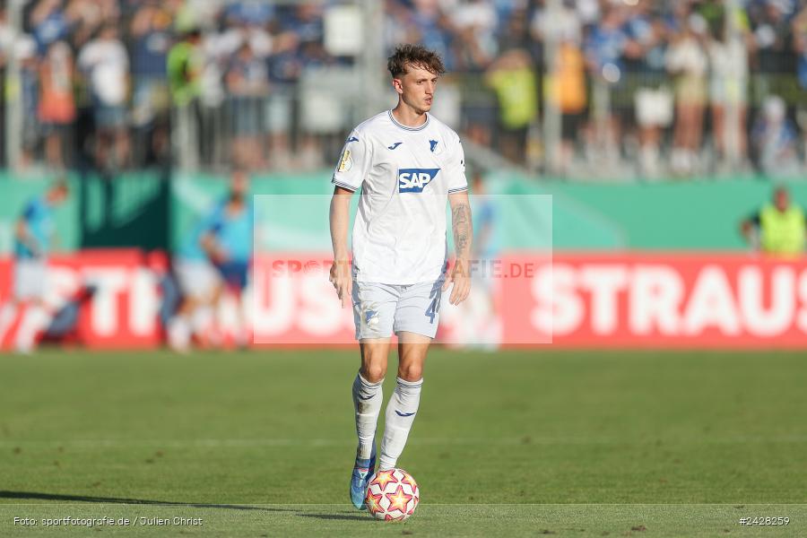 AKON Arena, Würzburg, 16.08.2024, sport, action, DFB, Fussball, 1. Hauptrunde, DFB-Pokal, TSG, FWK, TSG Hoffenheim, FC Würzburger Kickers - Bild-ID: 2428259