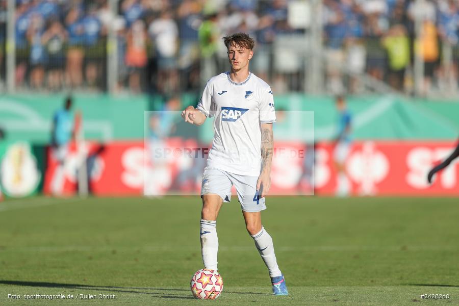 AKON Arena, Würzburg, 16.08.2024, sport, action, DFB, Fussball, 1. Hauptrunde, DFB-Pokal, TSG, FWK, TSG Hoffenheim, FC Würzburger Kickers - Bild-ID: 2428260