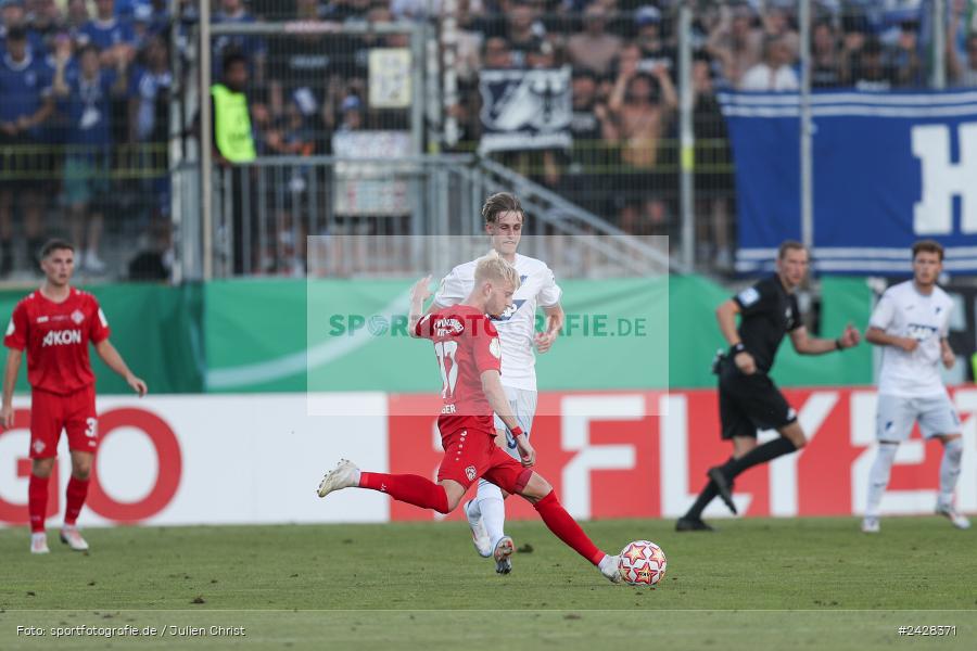 AKON Arena, Würzburg, 16.08.2024, sport, action, DFB, Fussball, 1. Hauptrunde, DFB-Pokal, TSG, FWK, TSG Hoffenheim, FC Würzburger Kickers - Bild-ID: 2428371