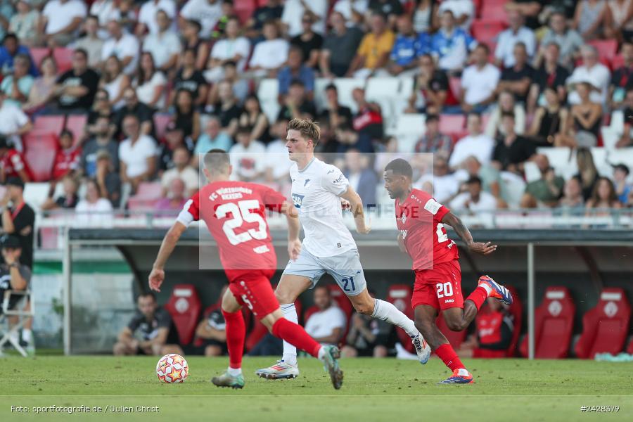 AKON Arena, Würzburg, 16.08.2024, sport, action, DFB, Fussball, 1. Hauptrunde, DFB-Pokal, TSG, FWK, TSG Hoffenheim, FC Würzburger Kickers - Bild-ID: 2428379