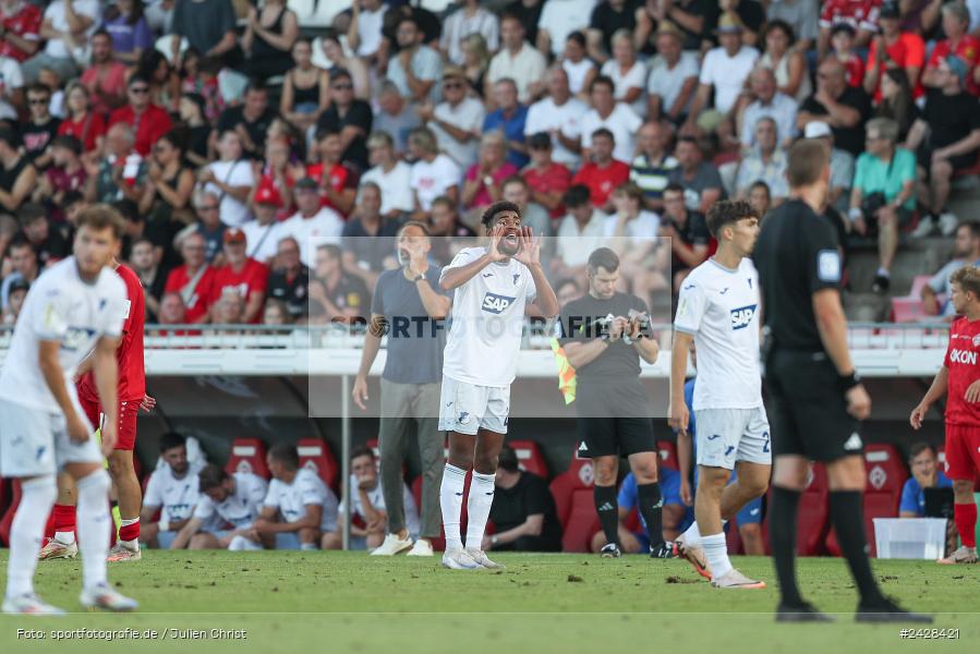 AKON Arena, Würzburg, 16.08.2024, sport, action, DFB, Fussball, 1. Hauptrunde, DFB-Pokal, TSG, FWK, TSG Hoffenheim, FC Würzburger Kickers - Bild-ID: 2428421