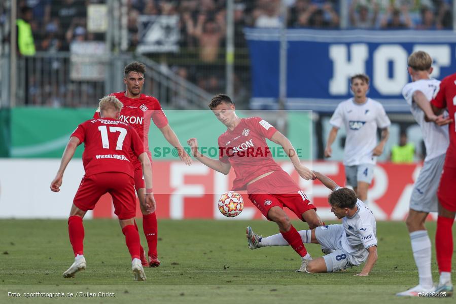 AKON Arena, Würzburg, 16.08.2024, sport, action, DFB, Fussball, 1. Hauptrunde, DFB-Pokal, TSG, FWK, TSG Hoffenheim, FC Würzburger Kickers - Bild-ID: 2428425
