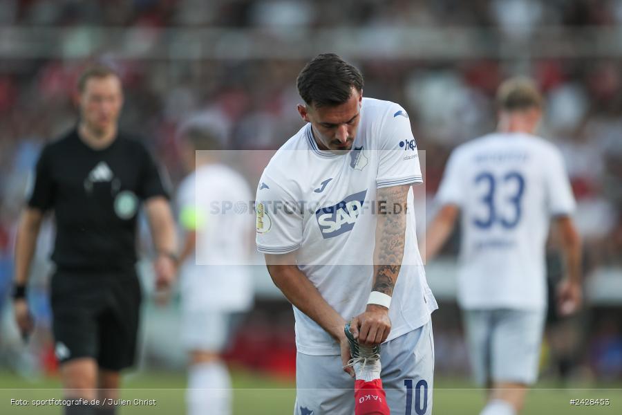 AKON Arena, Würzburg, 16.08.2024, sport, action, DFB, Fussball, 1. Hauptrunde, DFB-Pokal, TSG, FWK, TSG Hoffenheim, FC Würzburger Kickers - Bild-ID: 2428453