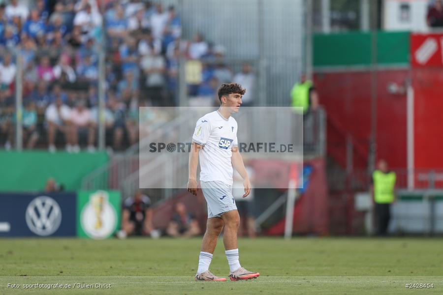 AKON Arena, Würzburg, 16.08.2024, sport, action, DFB, Fussball, 1. Hauptrunde, DFB-Pokal, TSG, FWK, TSG Hoffenheim, FC Würzburger Kickers - Bild-ID: 2428454