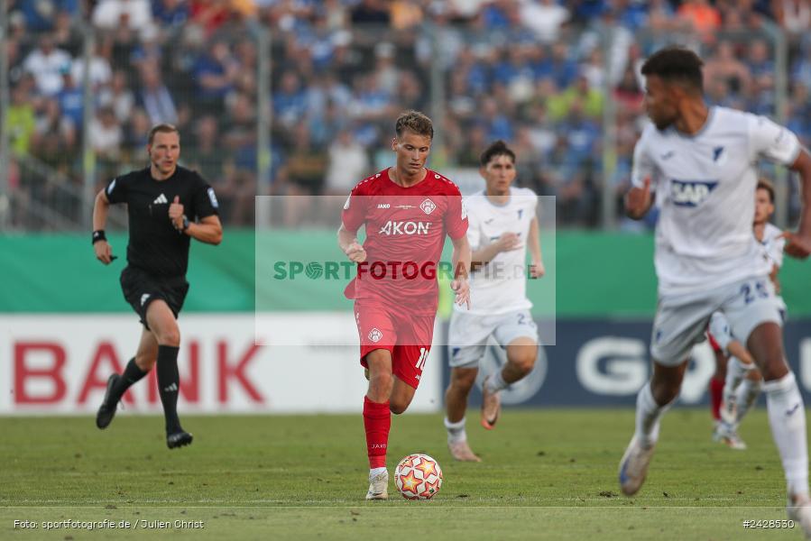 AKON Arena, Würzburg, 16.08.2024, sport, action, DFB, Fussball, 1. Hauptrunde, DFB-Pokal, TSG, FWK, TSG Hoffenheim, FC Würzburger Kickers - Bild-ID: 2428530