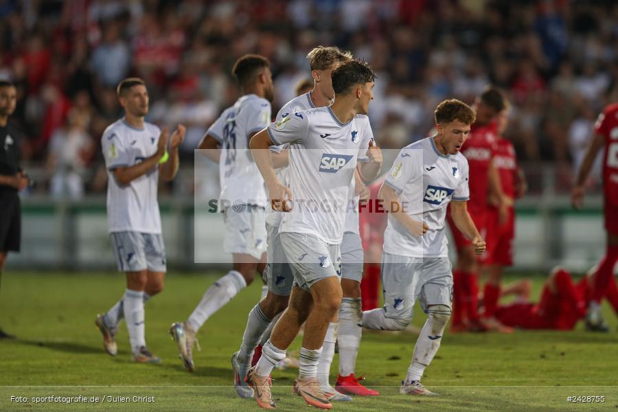 AKON Arena, Würzburg, 16.08.2024, sport, action, DFB, Fussball, 1. Hauptrunde, DFB-Pokal, TSG, FWK, TSG Hoffenheim, FC Würzburger Kickers - Bild-ID: 2428755