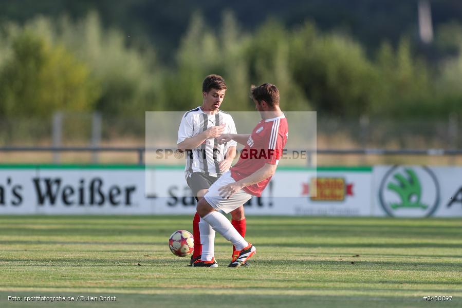 Fundamentum Sportpark, Karlburg, 22.08.2024, sport, action, BFV, Fussball, Kreisliga Würzburg, RET, KAR, (SG 1) TSV Retzbach, TSV Karlburg II - Bild-ID: 2430097