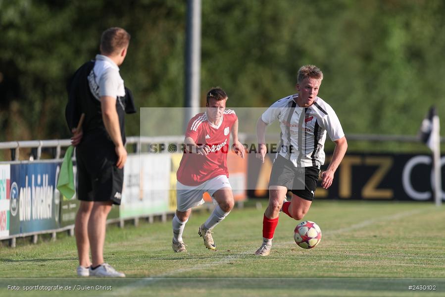 Fundamentum Sportpark, Karlburg, 22.08.2024, sport, action, BFV, Fussball, Kreisliga Würzburg, RET, KAR, (SG 1) TSV Retzbach, TSV Karlburg II - Bild-ID: 2430102