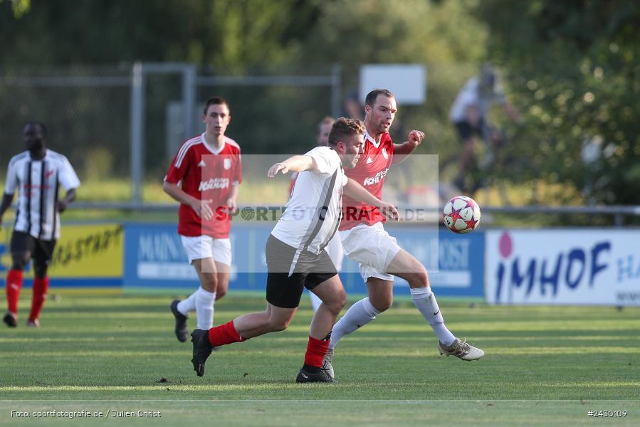 Fundamentum Sportpark, Karlburg, 22.08.2024, sport, action, BFV, Fussball, Kreisliga Würzburg, RET, KAR, (SG 1) TSV Retzbach, TSV Karlburg II - Bild-ID: 2430109